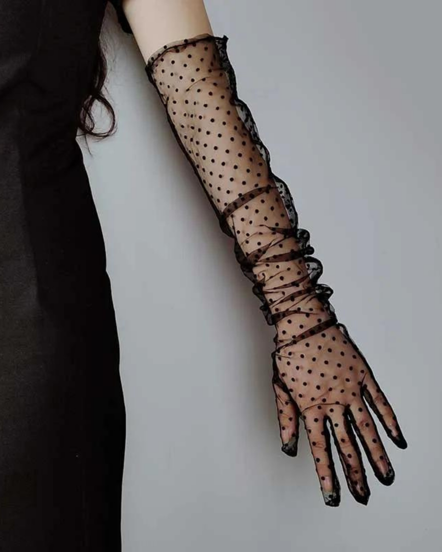 Rukavice z jemné síťoviny s tečkami