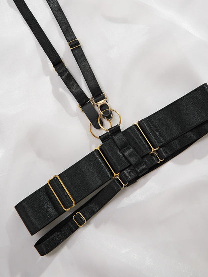 Souprava spodního prádla s nastavitelným podvazkovým pásem