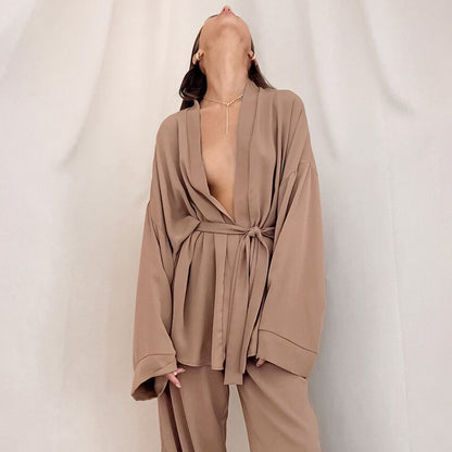 Dlouhá, elegantní sada domácího oblečení s úvazky