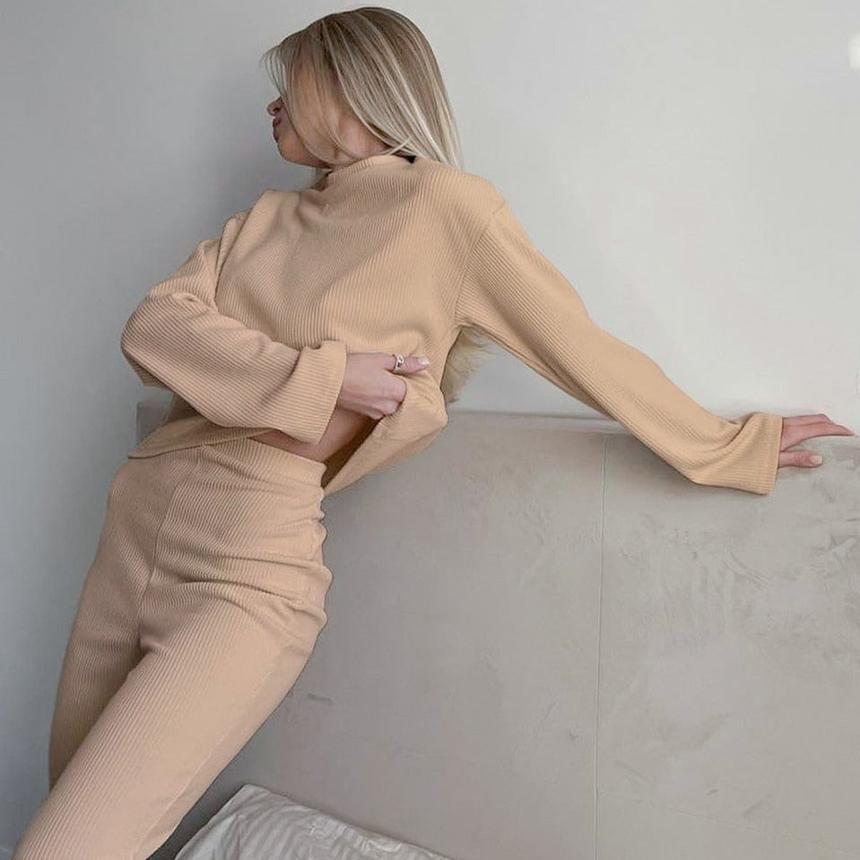 Sada dlouhého pruhovaného domácího oblečení