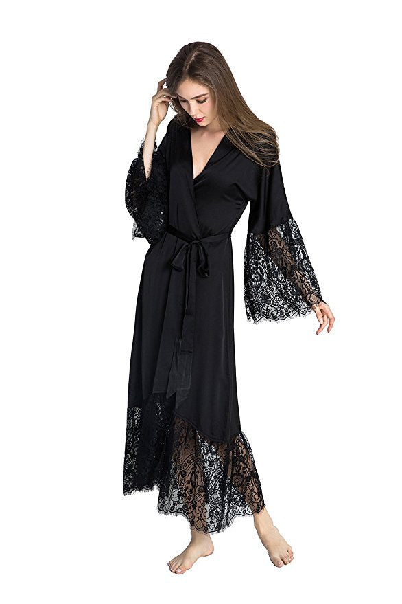 Dlouhý saténový župan s krajkou