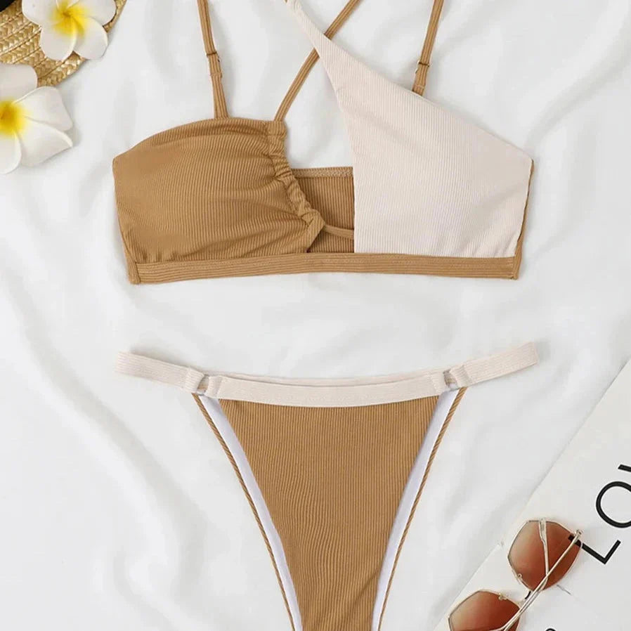 Dvoudílné kontrastní bikiny