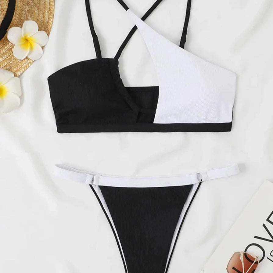 Dvoudílné kontrastní bikiny