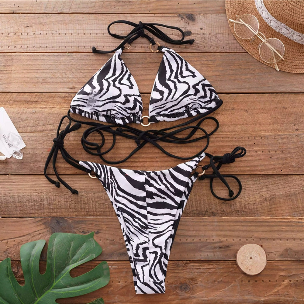 Dvoudílné bikiny se zebrovým vzorem