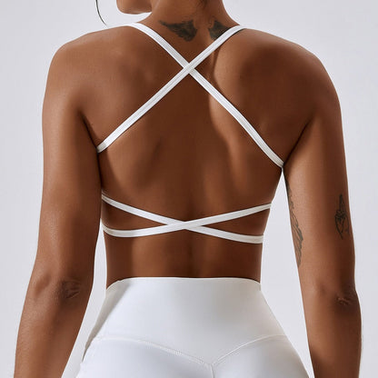 Hladký sportovní top s ozdobnými ramínky