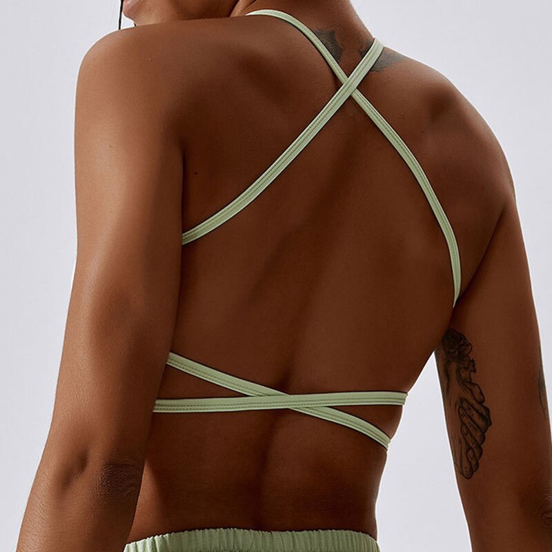 Hladký sportovní top s ozdobnými ramínky