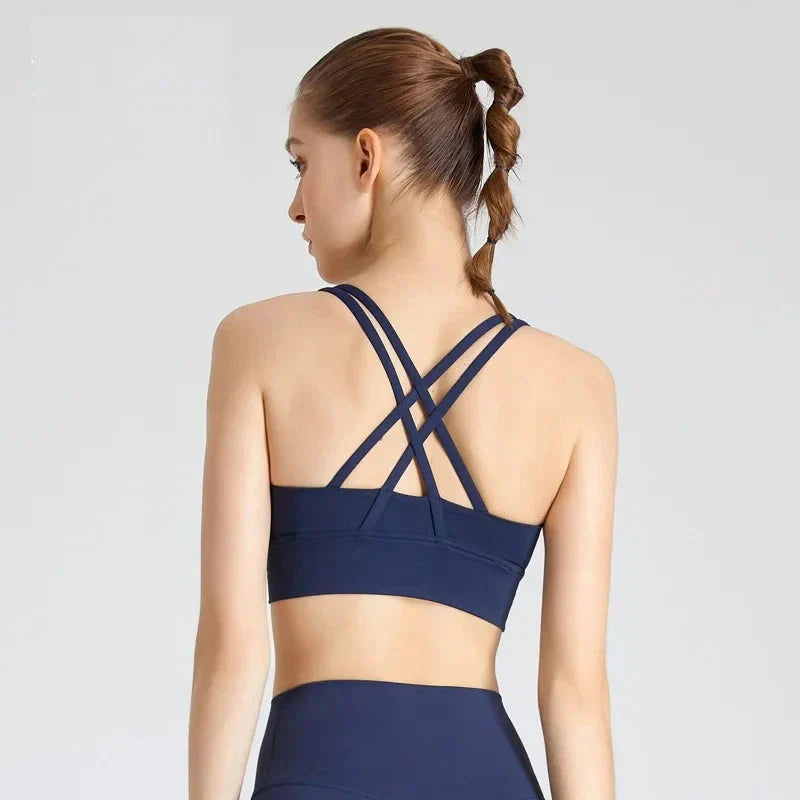 Sportovní podprsenka s ozdobnými ramínky