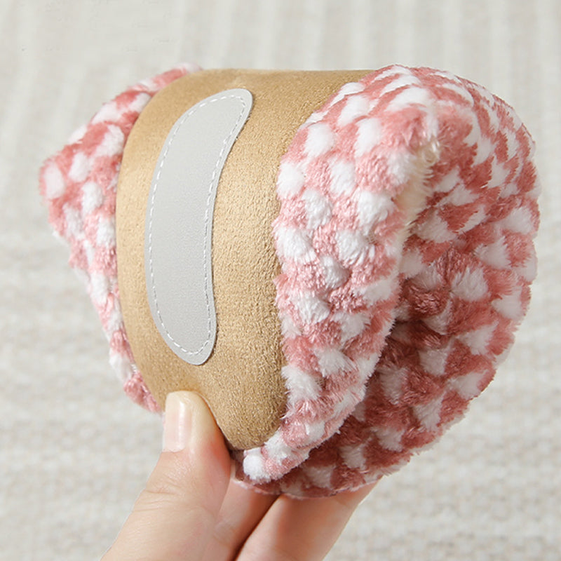 Klasické pantofle s drobným kostkovaným vzorem