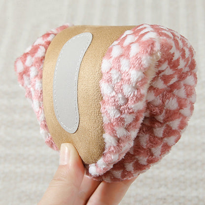 Klasické pantofle s drobným kostkovaným vzorem