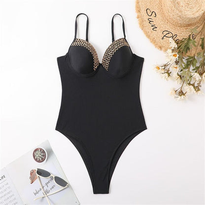 Klasické černé jednodílné plavky s push-up vzorem