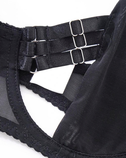 Sada spodního prádla s podvazkovým pásem ve tvaru sukně