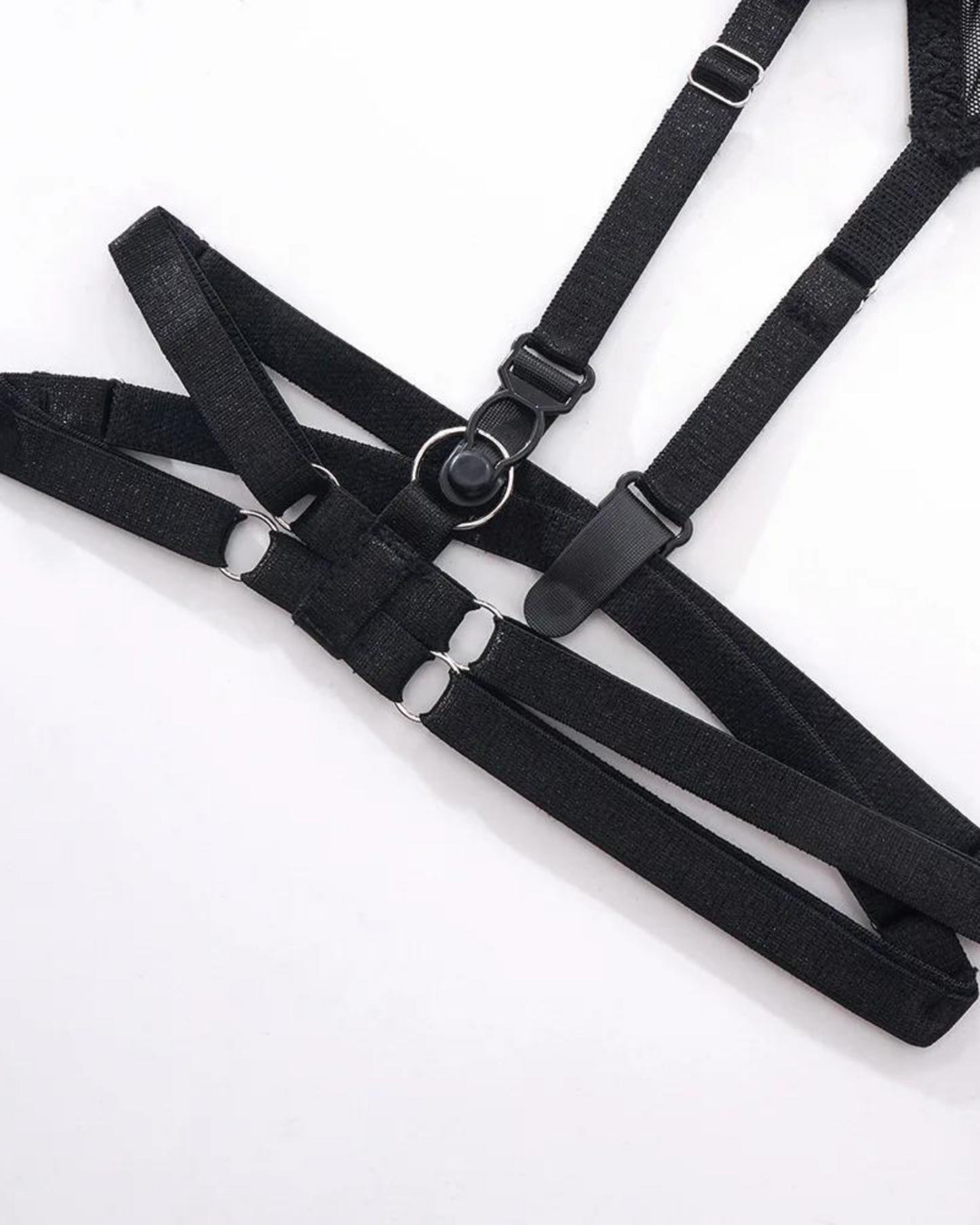 Sada spodního prádla s podvazkovým pásem ve tvaru sukně