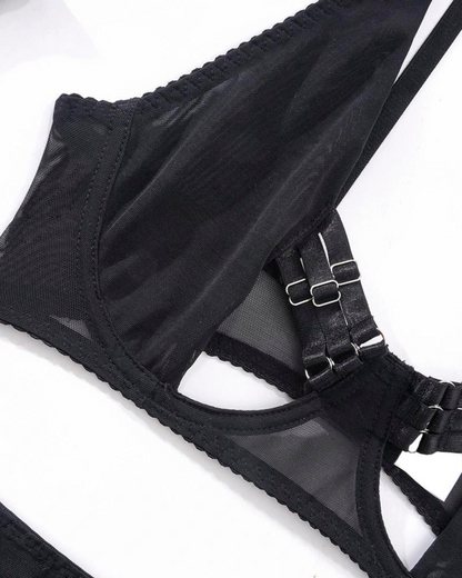 Sada spodního prádla s podvazkovým pásem ve tvaru sukně