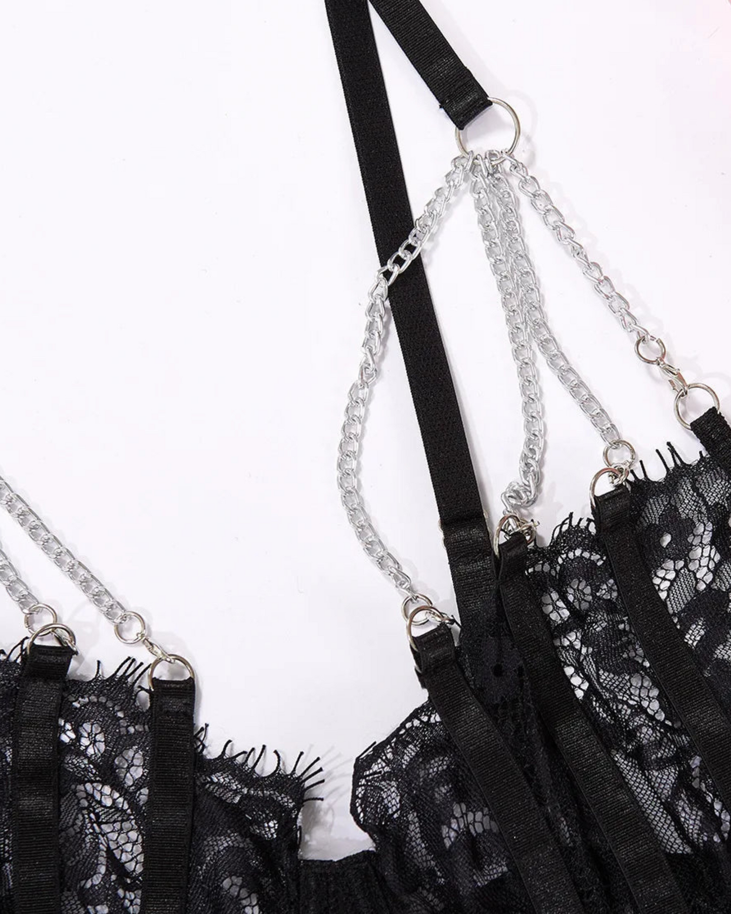 Smyslná sada spodního prádla s kovovými řetízky