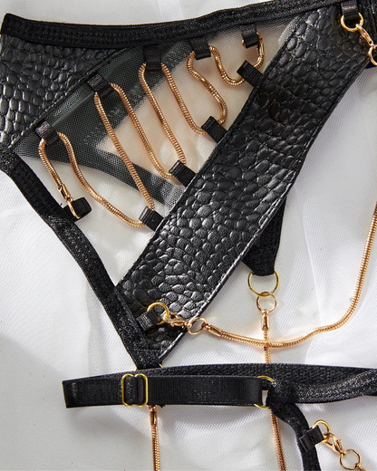 Smyslná spodní prádlo s řetízky