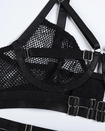 Souprava spodního prádla s podprsenkou ze síťoviny a kalhotkami s vysokým pasem