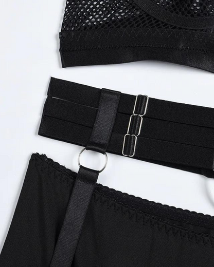 Souprava spodního prádla s podprsenkou ze síťoviny a kalhotkami s vysokým pasem