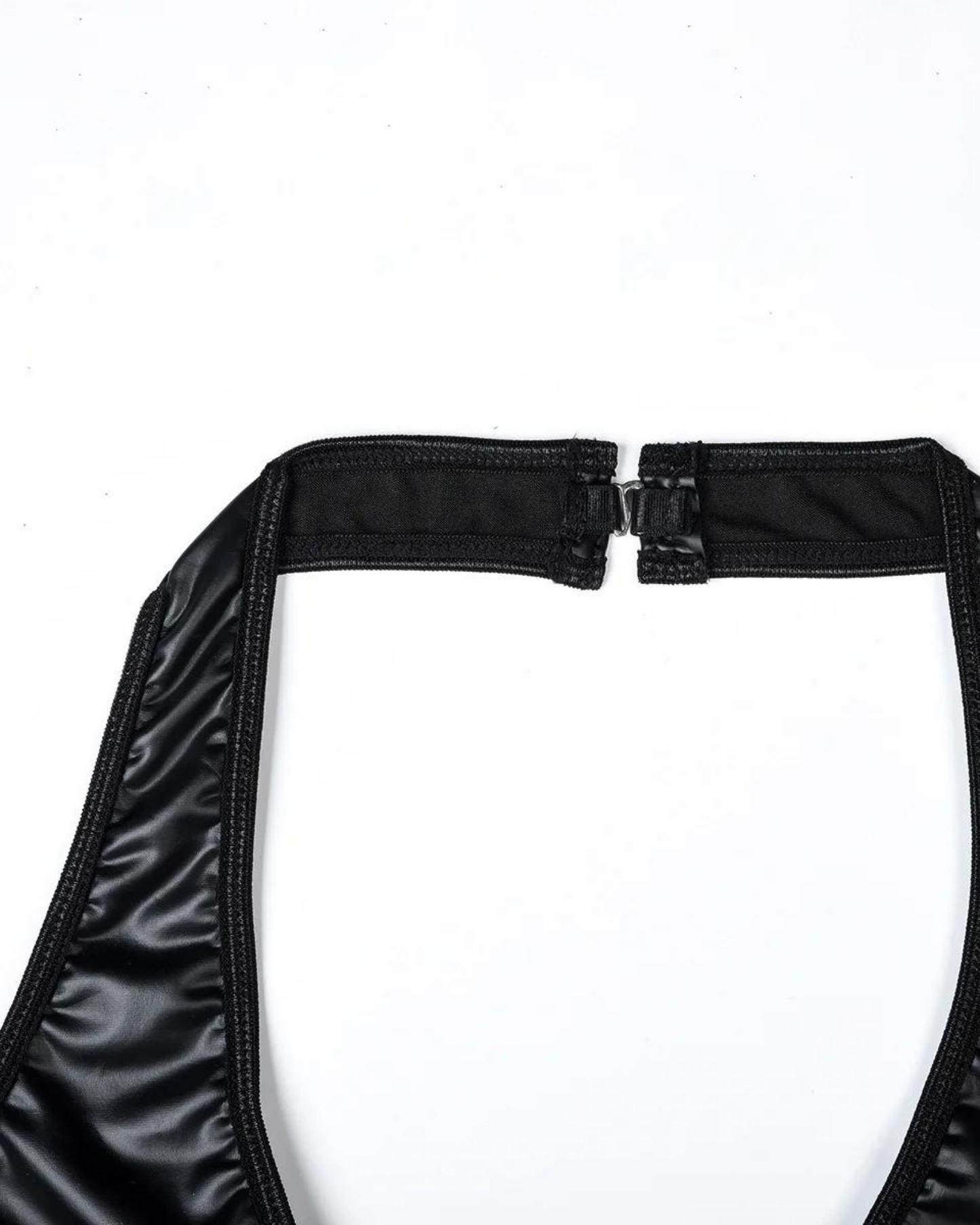 Sada spodního prádla s řetízky