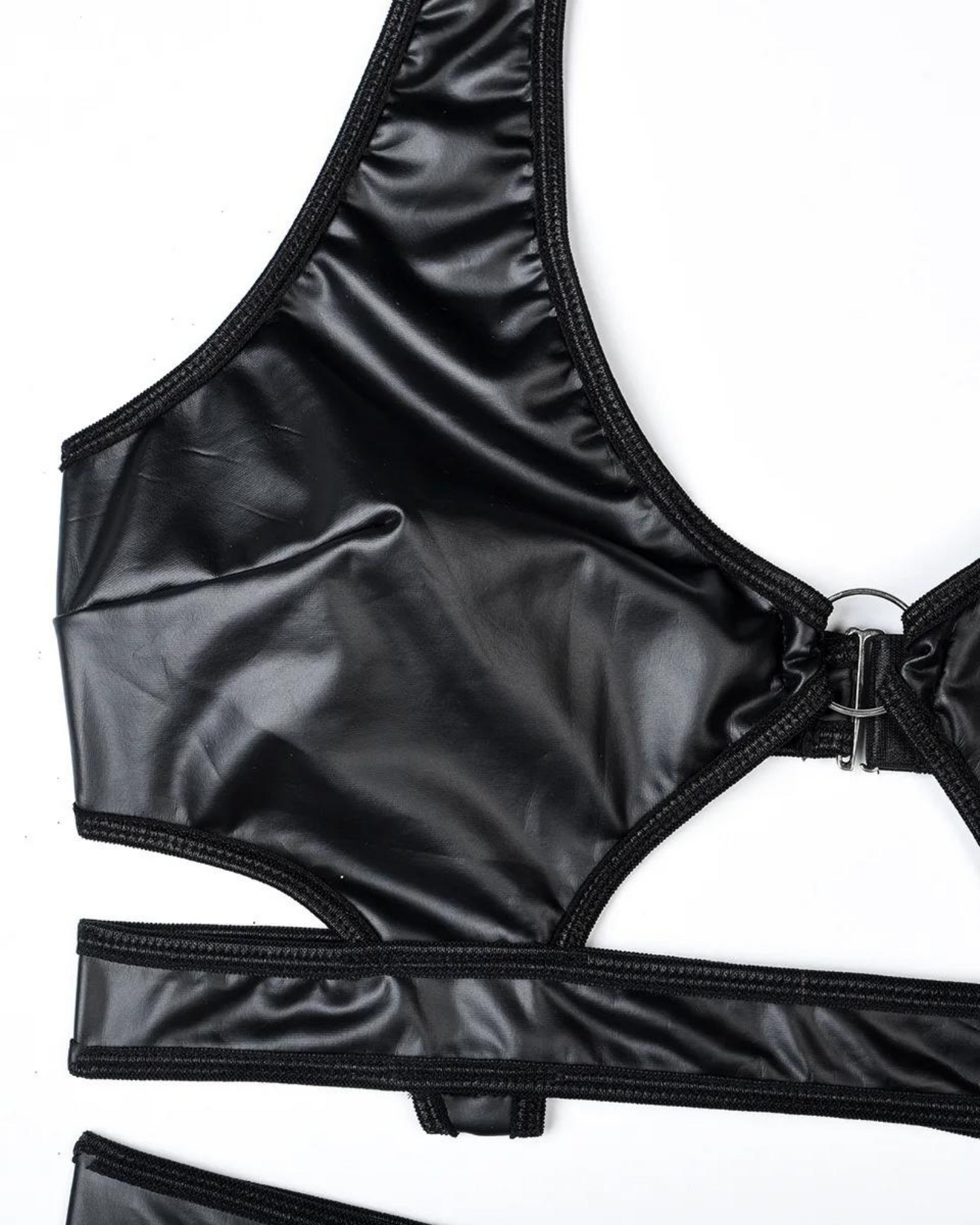 Sada spodního prádla s řetízky