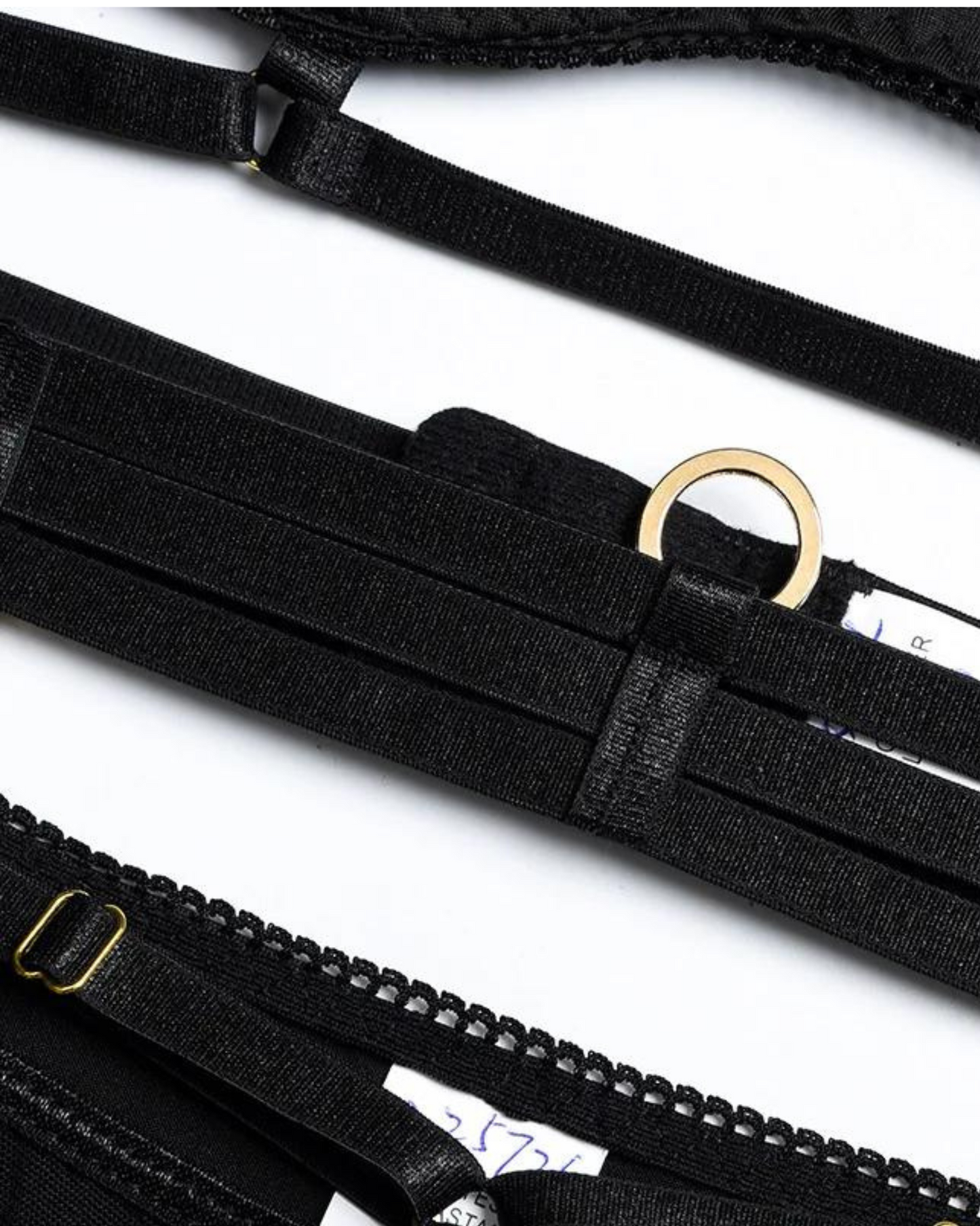 Smyslná sada spodního prádla s nastavitelnými ramínky