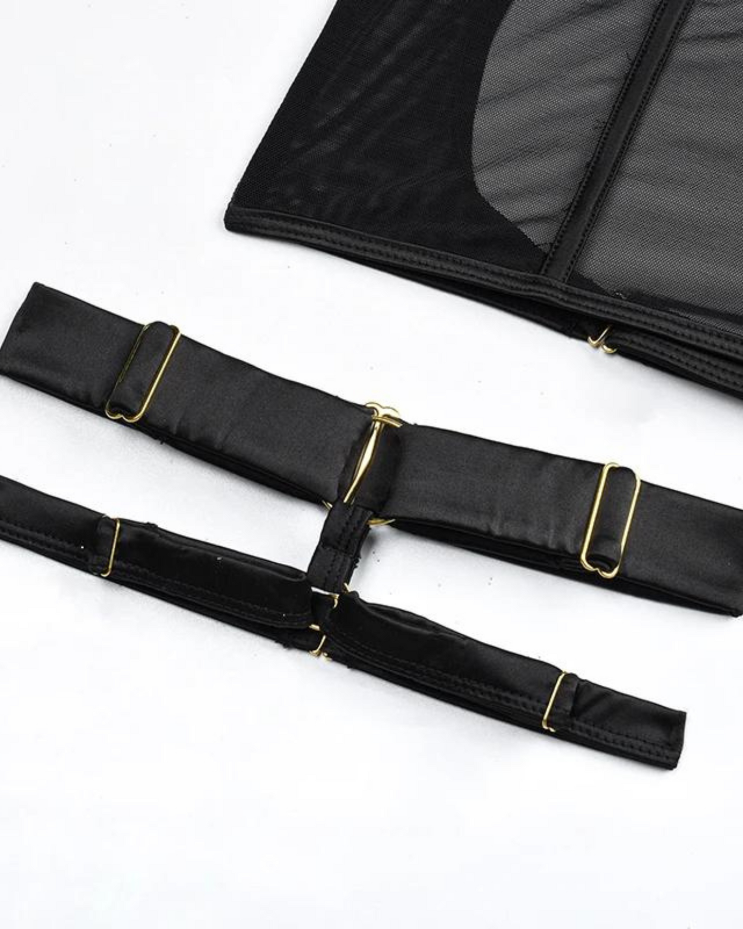 4dílný set spodního prádla se sukní