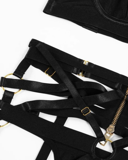 Sada spodního prádla s nastavitelnými ramínky a ozdobnými kroužky