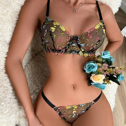 Síťované spodní prádlo s květinovou výšivkou