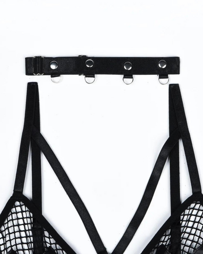 Sada spodního prádla s ozdobnými křížky a koženými prvky