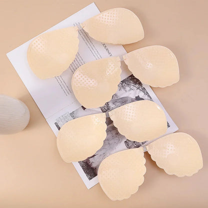 Krajková samonosná podprsenka