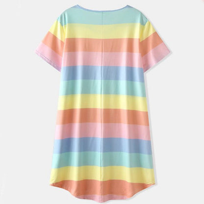 Noční košilka s barevnými pruhy