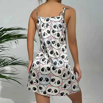 Krátká saténová noční košilka s motivem pandy