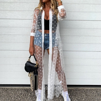 Lehký plážový přehoz s puntíky