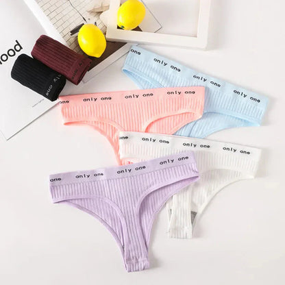 Sportovní tanga z žebrovaného materiálu