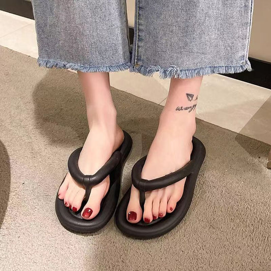 Minimalistické žabky s potiskem domu