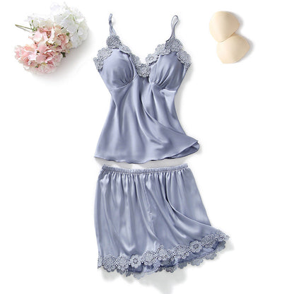 Dámské saténové pyžamo s ramínky a krajkou