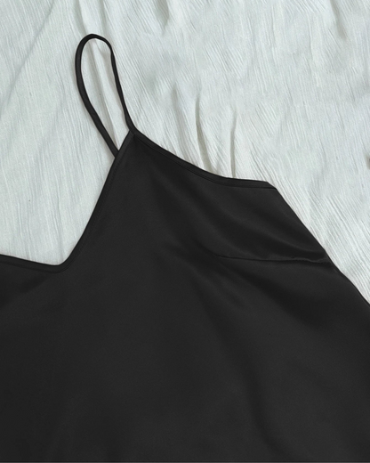 Dámské pyžamo s nastavitelnými ramínky a volánky