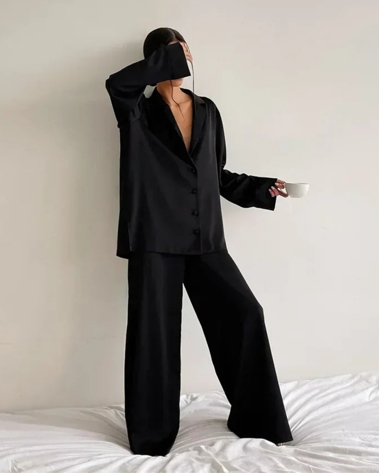 Luxusní saténové pyžamo s dlouhým rukávem