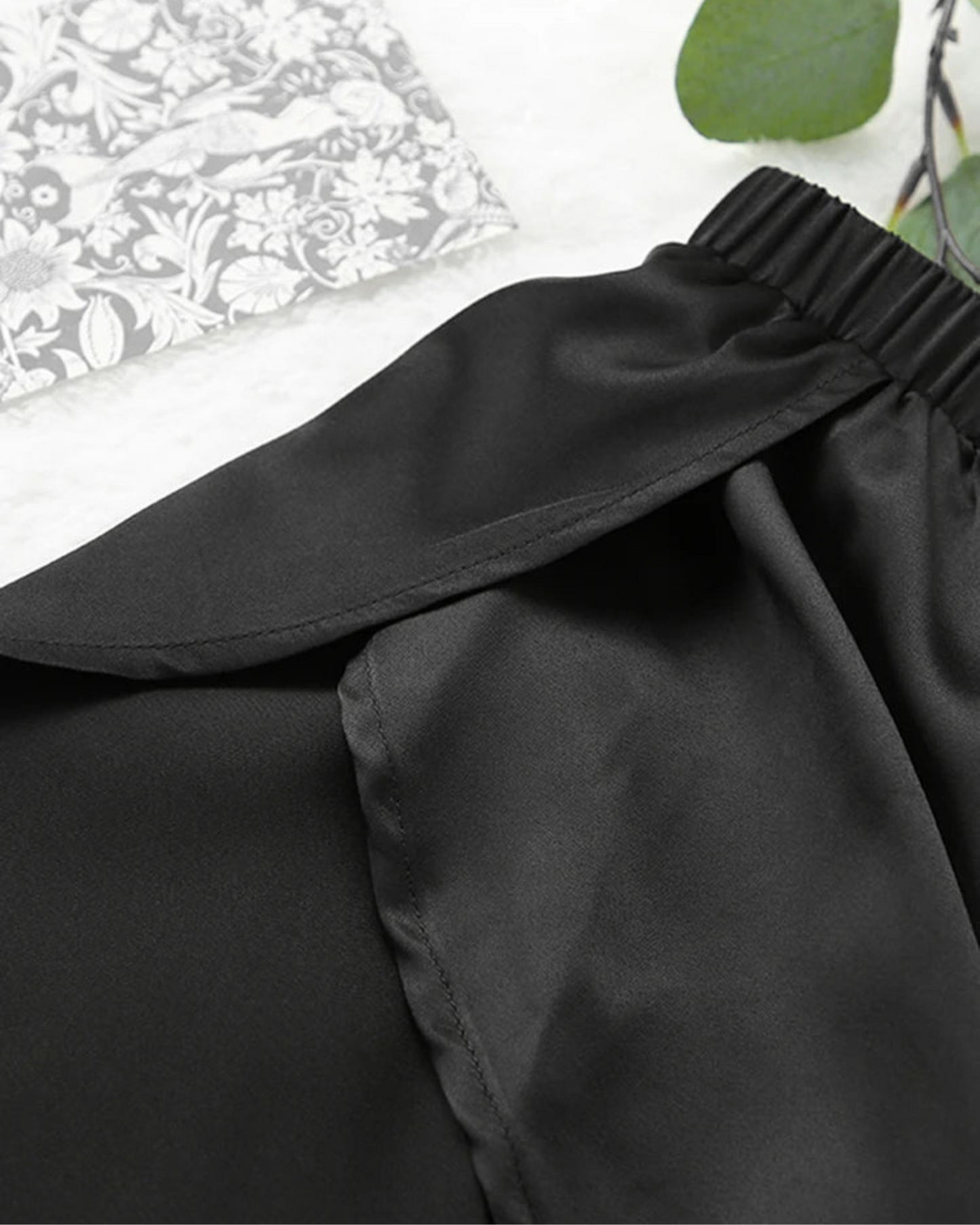 Dámské krátké pyžamo s elegantním límečkem