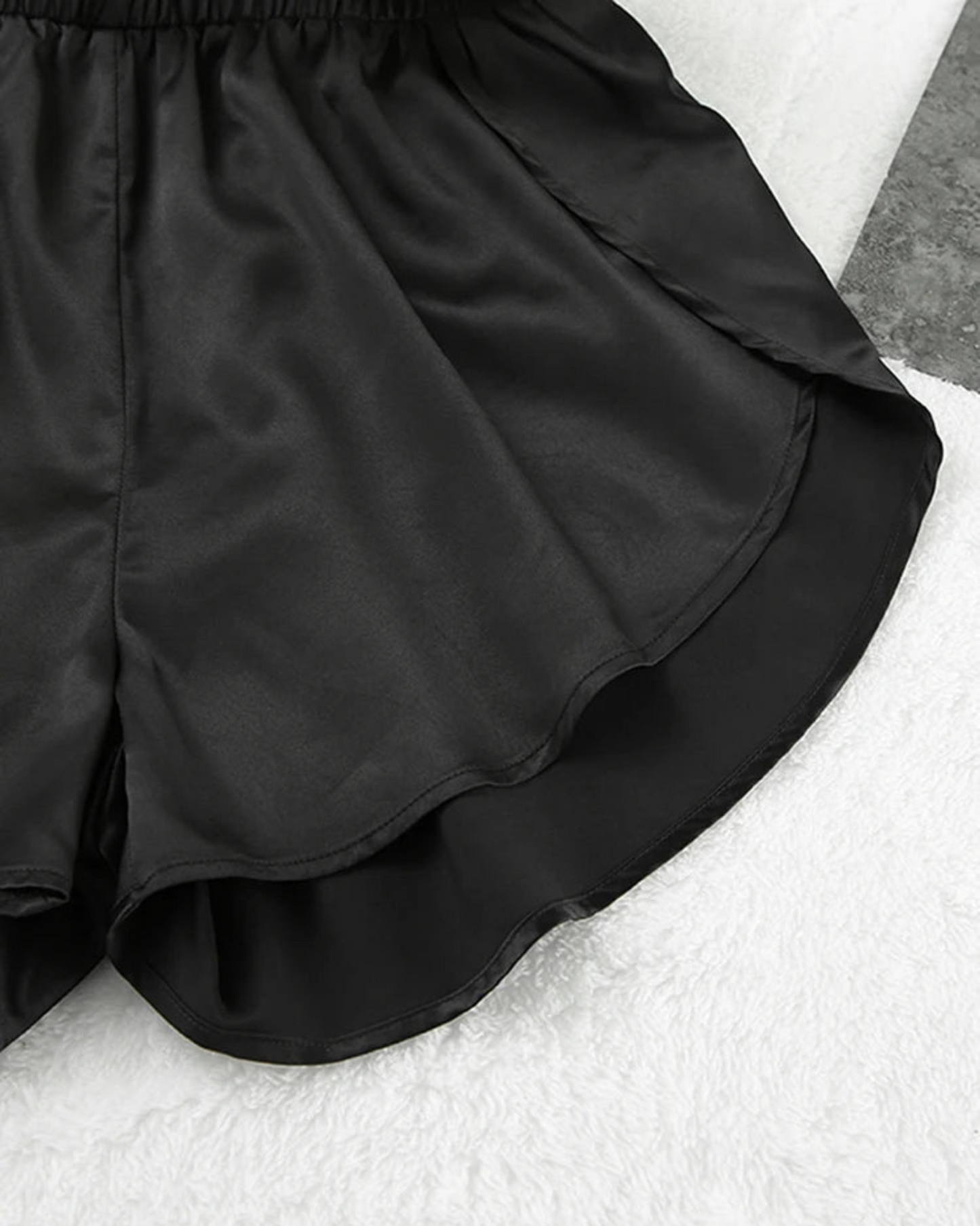 Dámské krátké pyžamo s elegantním límečkem