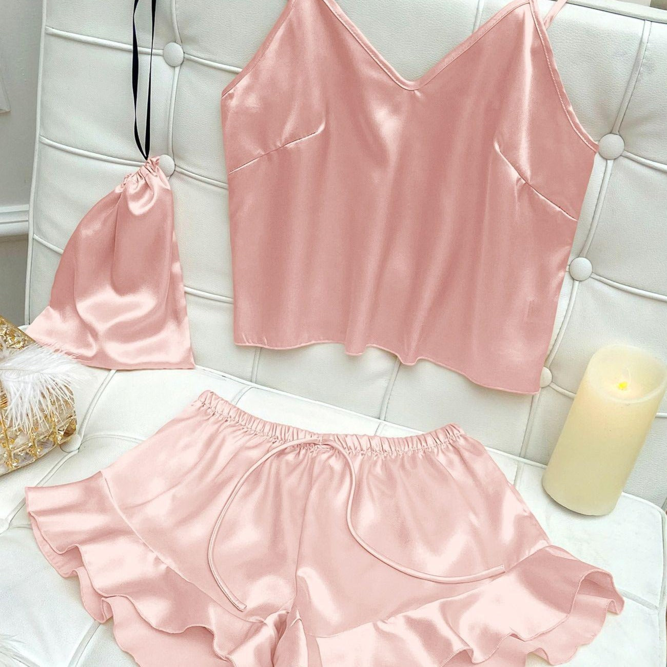 Hladké saténové pyžamo pro ženy s volánky