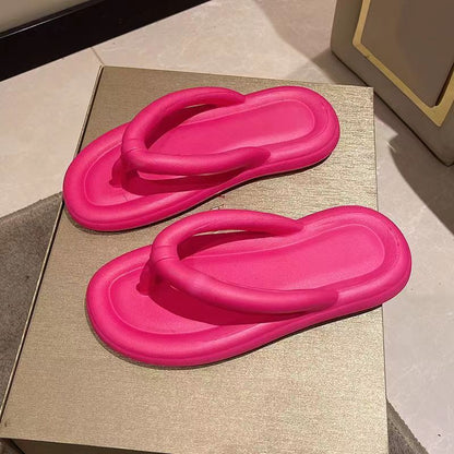 Minimalistické žabky s potiskem domu