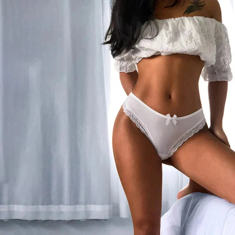 Sexy tanga s mašlí a krajkou