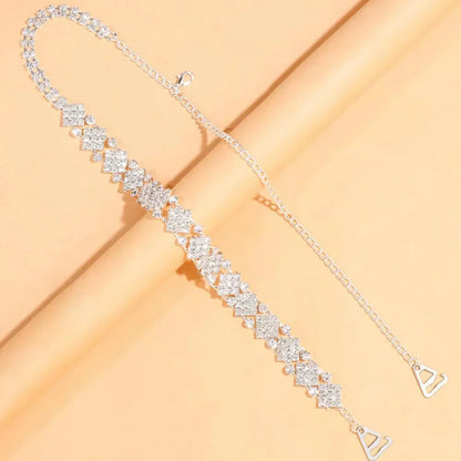 Ozdobný ramínek podprsenky se zirkony