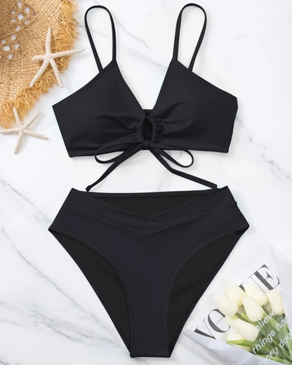 Plavky s ozdobným šněrováním ve výstřihu