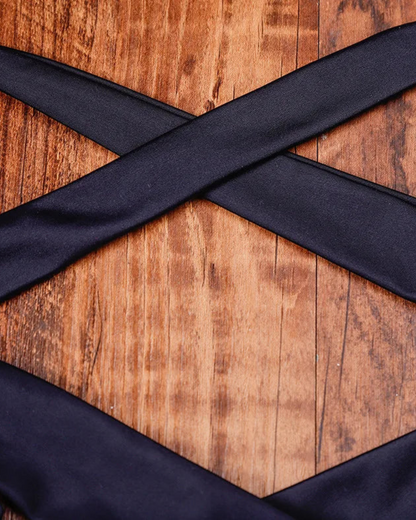 Plavky s vysokým pasem a ramínky na krk