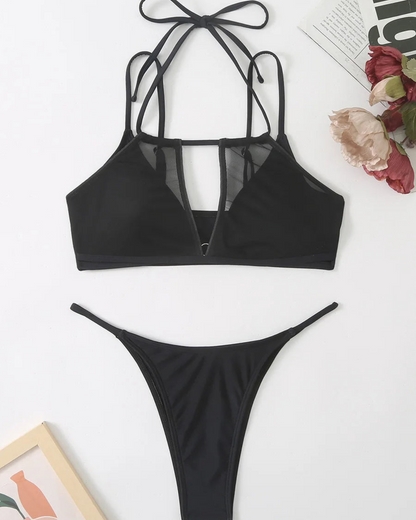 Dvoudílné plavky se síťovanou podprsenkou