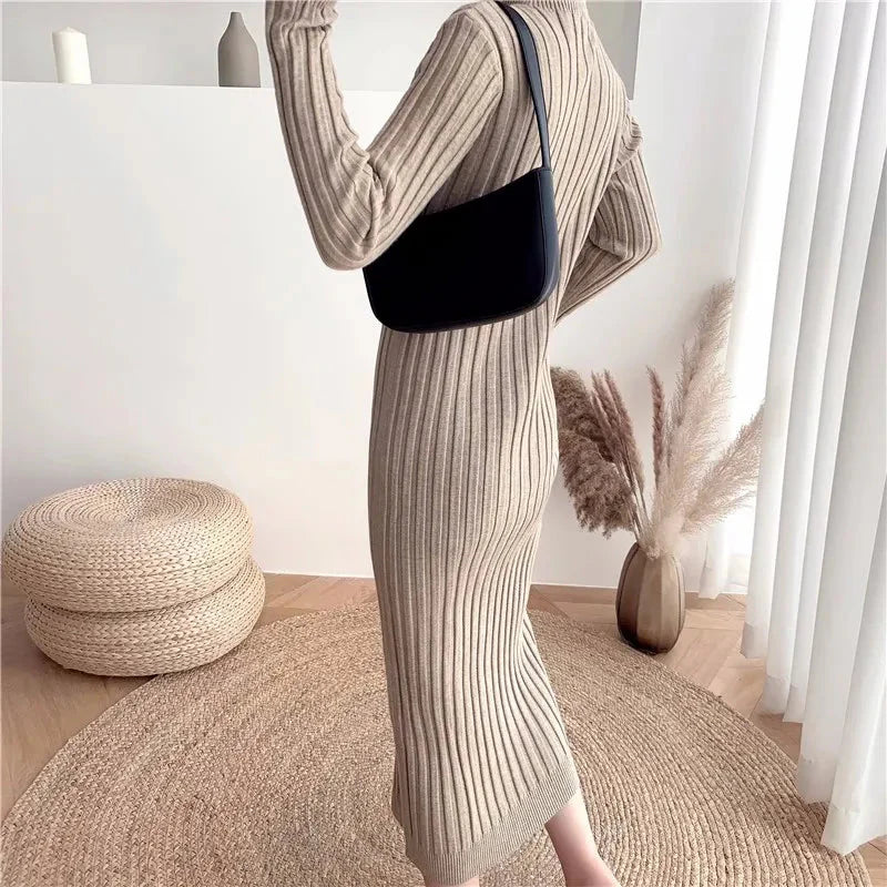 Přiléhavé maxi pletené šaty s knoflíky