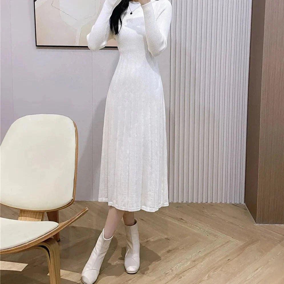 Pletené maxi šaty s rozšířeným spodním dílem