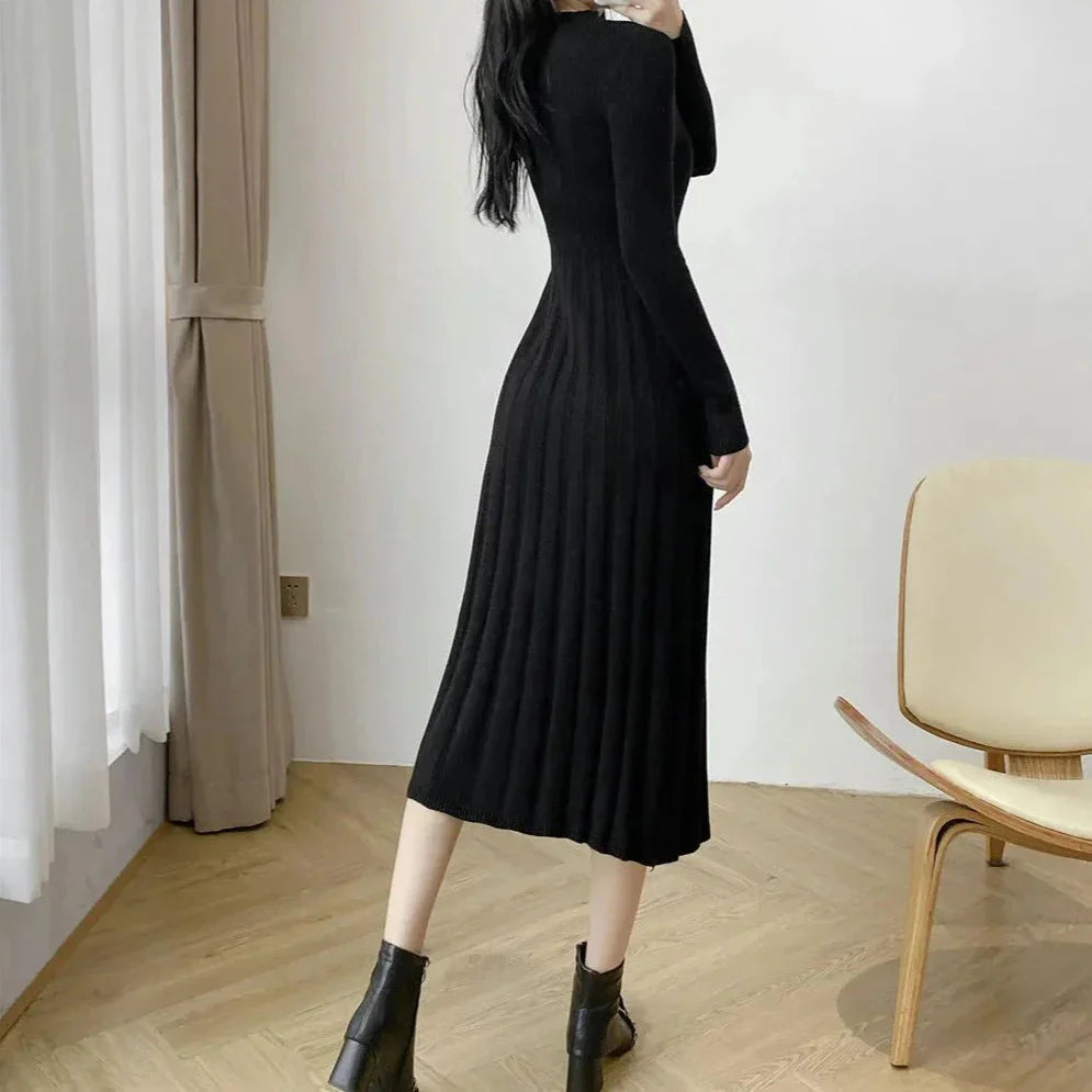 Pletené maxi šaty s rozšířeným spodním dílem