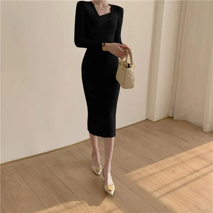 Přiléhavé žebrované midi pletené šaty